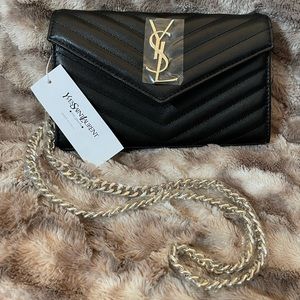 Chic Black Crossbody / Silver Chain Strap